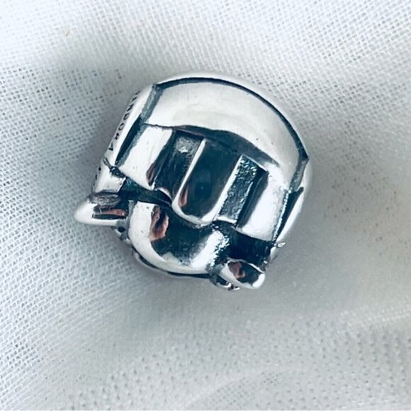 ✨ NWOT Baby Yoda Grogu 🟩 Charm – The Mandalorian ✨ - Picture 8 of 9